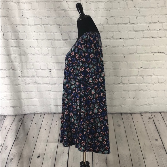 LulaRoe Classic T - SMALL - Picture 2 of 6
